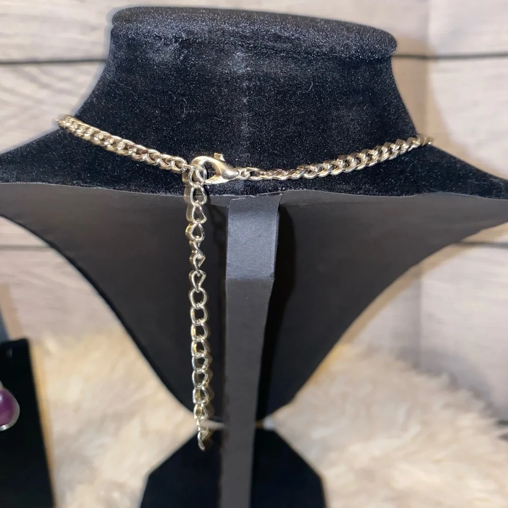 Purple Statement necklace and earring set - Picture 4 of 4